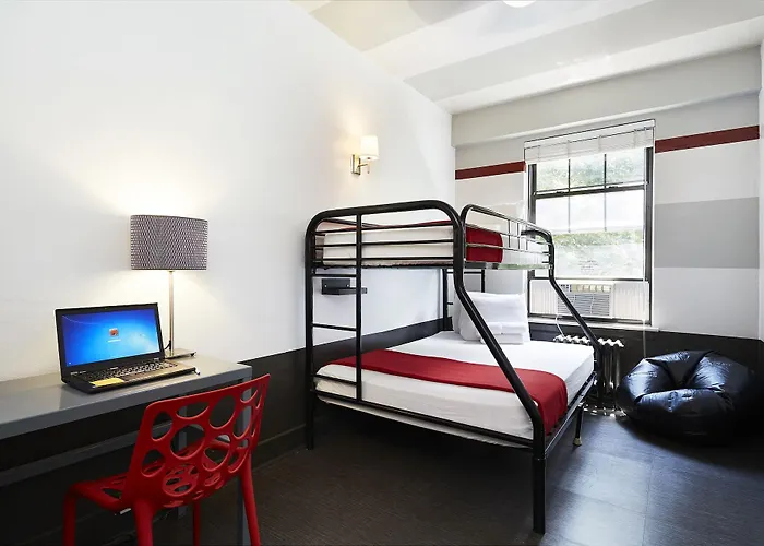 Hostel Getaway Chicago